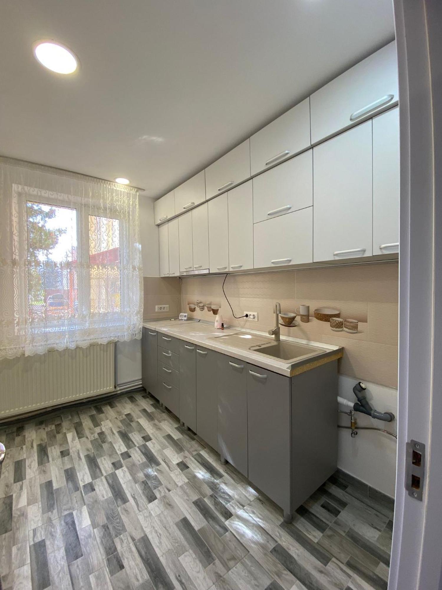 Sorinaapartament Търгу Нямц Екстериор снимка